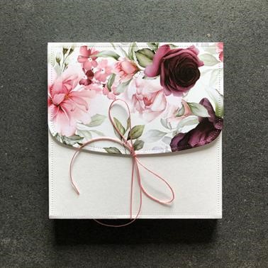 Simple and Basic Die – Giftbox 10x10cm cards